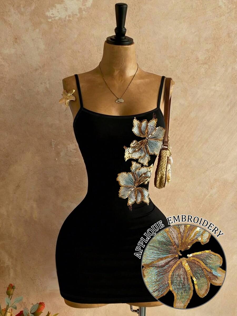Women'S Fashion In The 70S - Винтажное элегантное платье, с массивной вышивкой